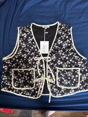 Polagram Floral Quilted Tie-Front Vest with Cream Trim